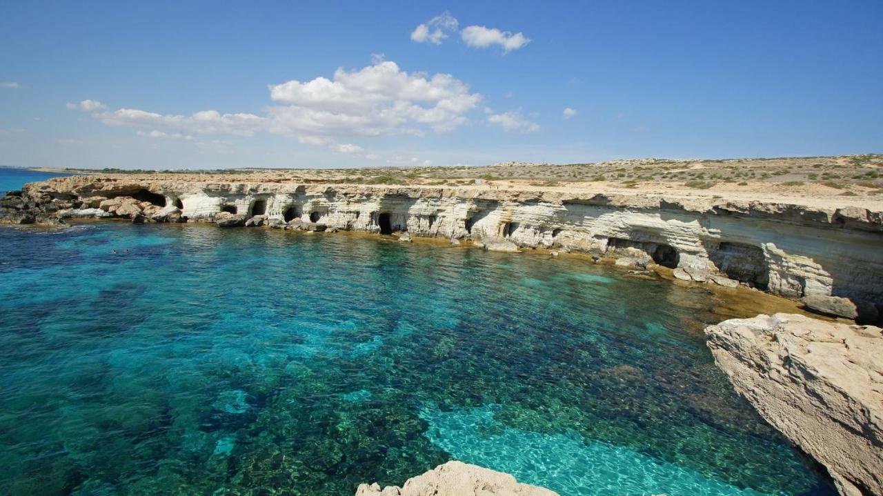 Nomasuites - Sea Studio Пафос Экстерьер фото